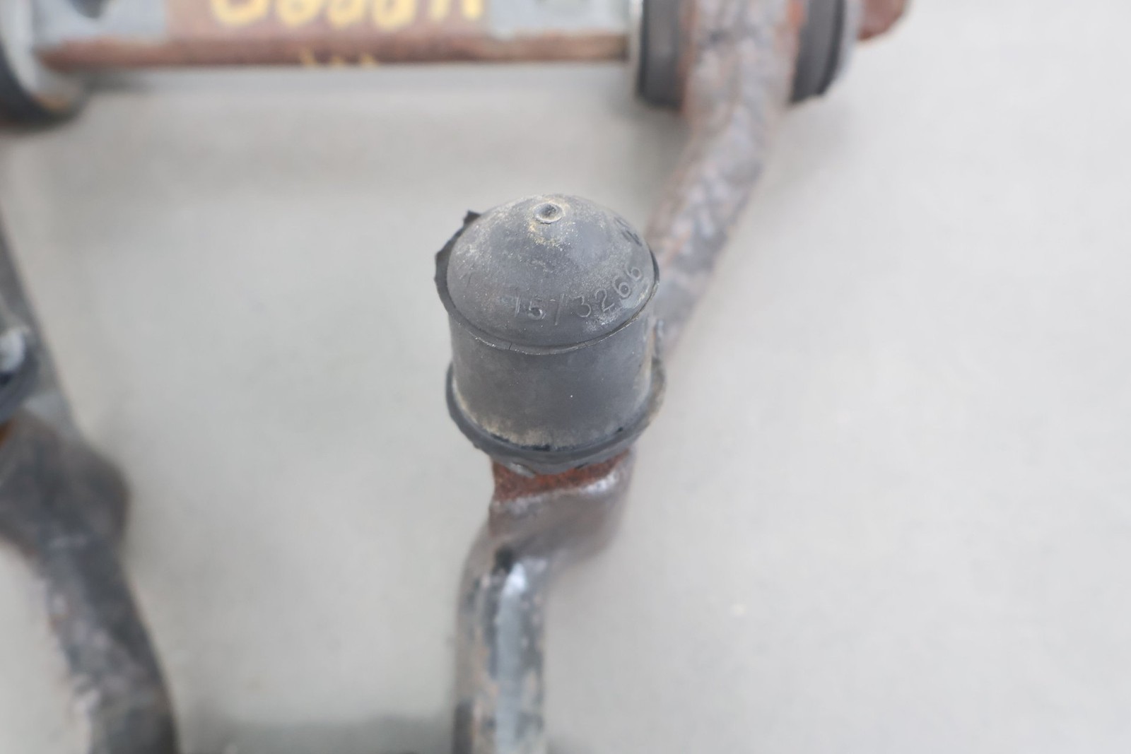 Aston Martin Vantage 2002 Front Right Upper Control arm