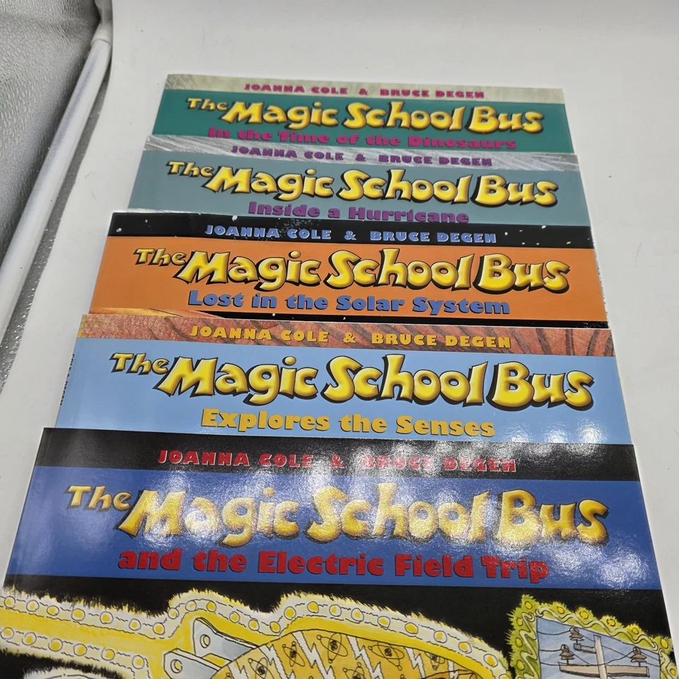 The Magic School Bus Briefcase Set w/ 10 paperback books Scholastic educational Foto 4 de 4