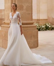 Elegant V-Neck Wedding Dressees Lace Long Sleeves Princess A-Line Bridal Gowns