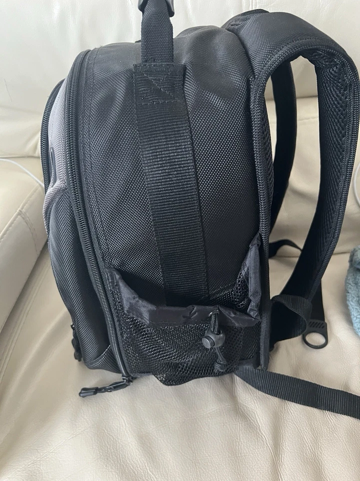 Quantaray Camera Bag Backpack Zipper Pouches Multiple Compartments - Image 4 of 4