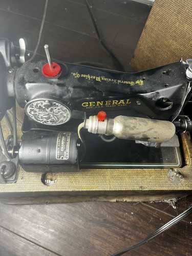 Antique 1930s The General Sewing Machine Company Stitching W/ Case NEEDS BELT - Picture 3 of 9