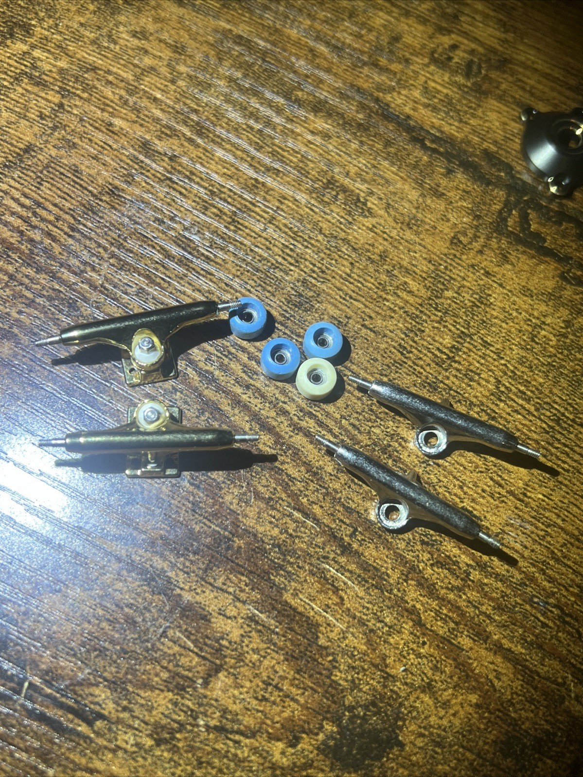 Fingerboard All New 36mm Dynamic Trucks With new Spare 36mm Hangers & Ill Pills