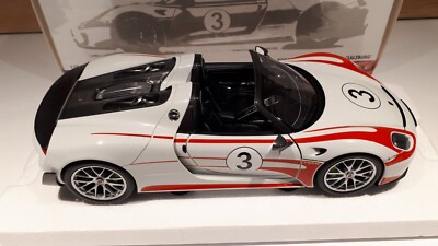 Minichamps 1/18 Porsche 918 Spyder Weissach Package Ltd