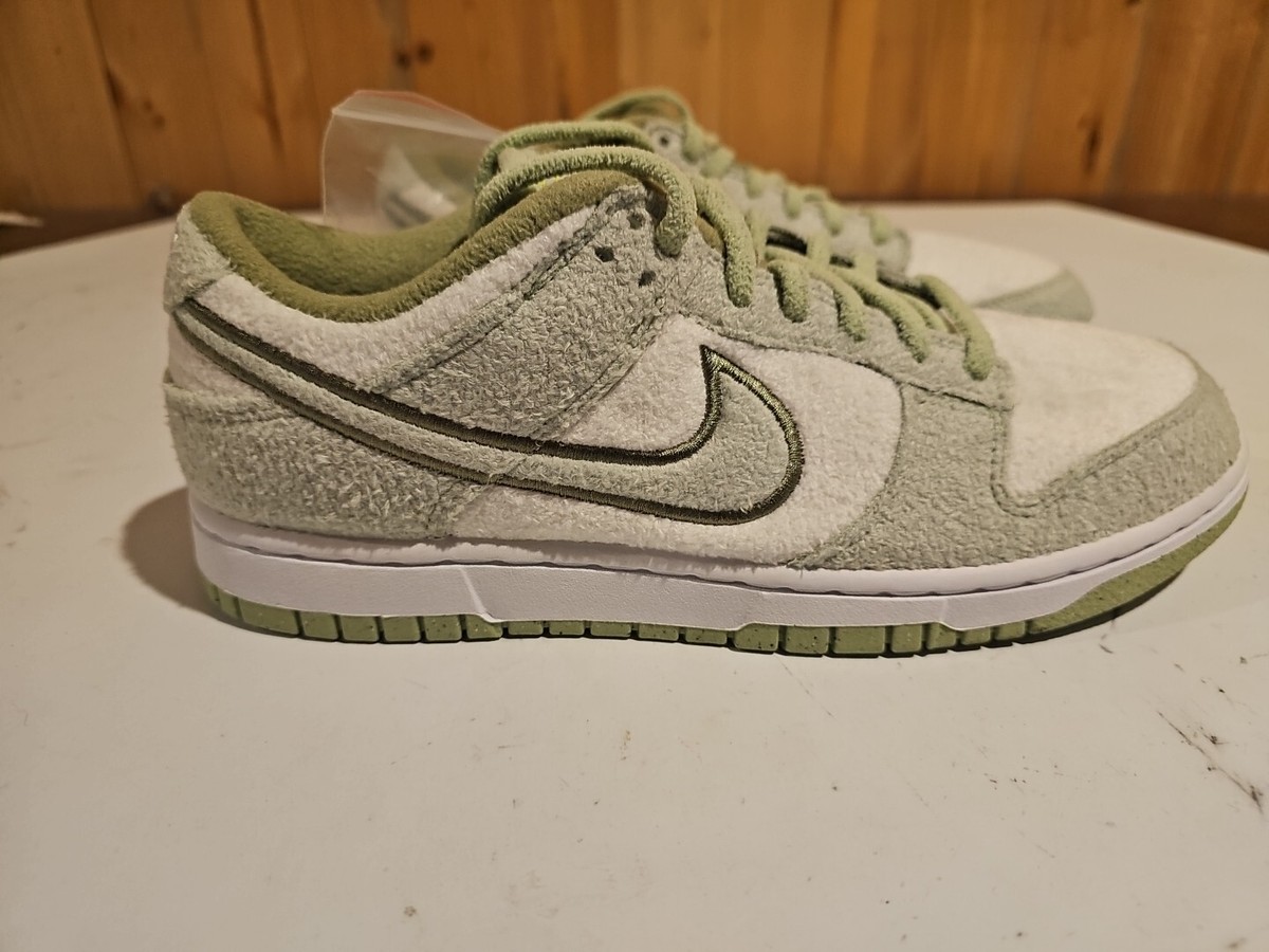 Women's Size 10 - Nike Dunk Low SE 'Fleece - Honeydew' Shoes