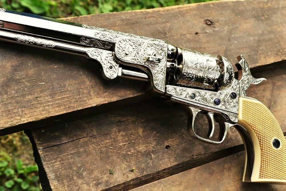 Colt M1851 Navy Revolver Pistol - Civil War - 1851 - Wild West