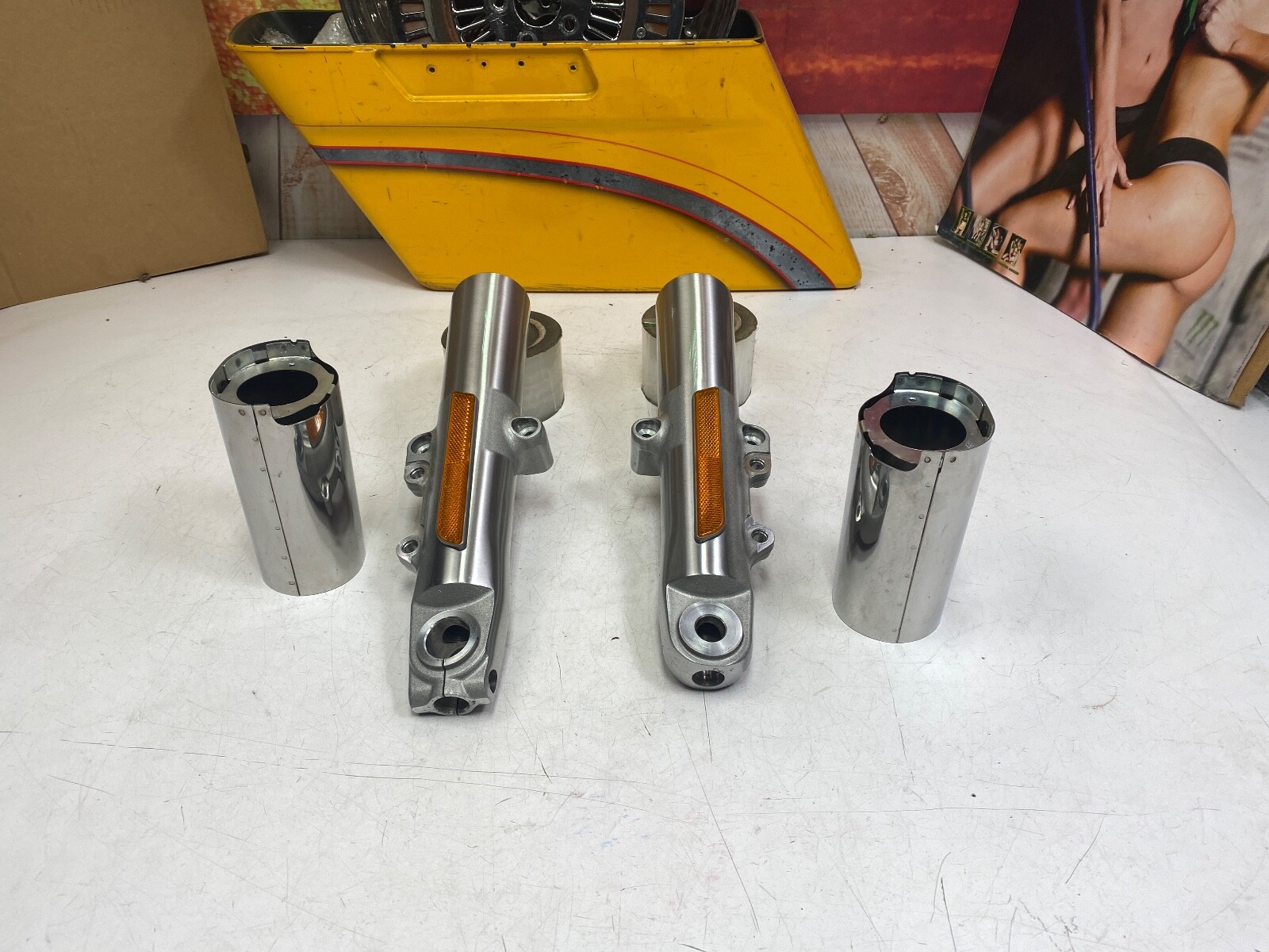 🔥1423 OEM Harley Touring Stock 49mm Fork Sliders Lower Legs Cans🔥 eBay