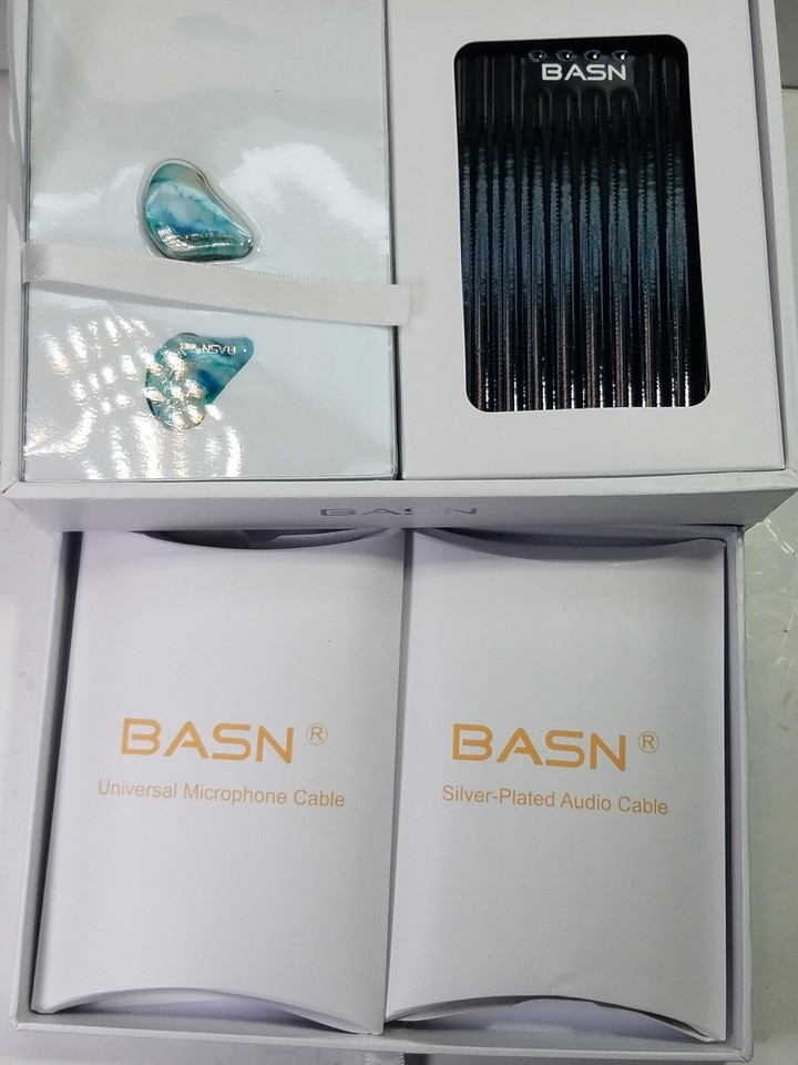 MMCX in Ear Monitor Headphones, Musicians Triple Driver Noise Isolating