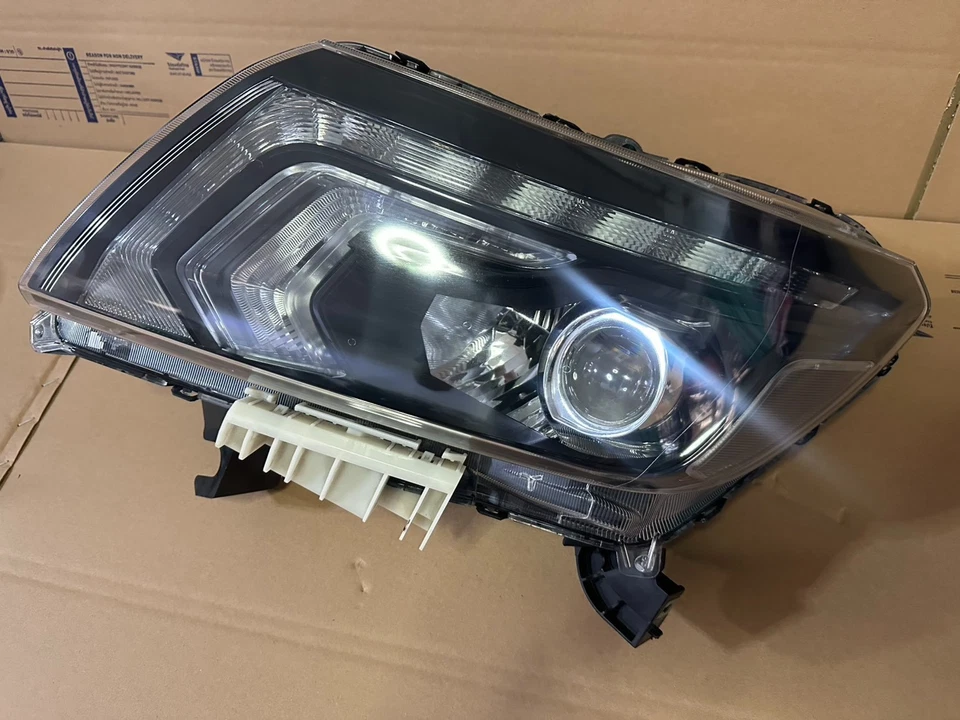 Perfect! Nissan NP300 Black Edition Left Side Headlight - Image 3 of 4