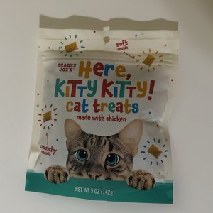 Trader Joe's Here Kitty Kitty Cat Treats Made W/ Chicken 5oz