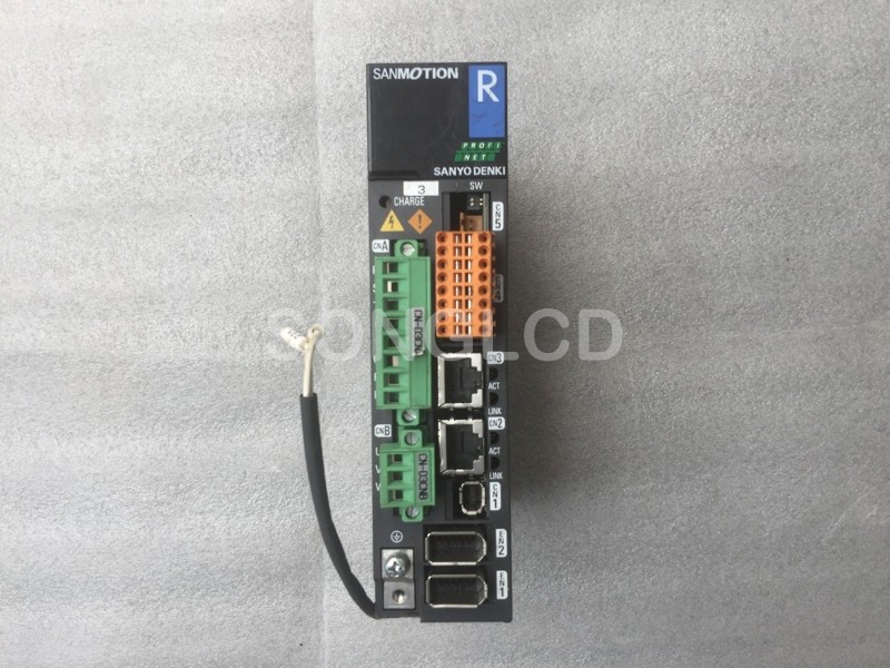 Servo Driver RS2A01A2PA5D00 *yt