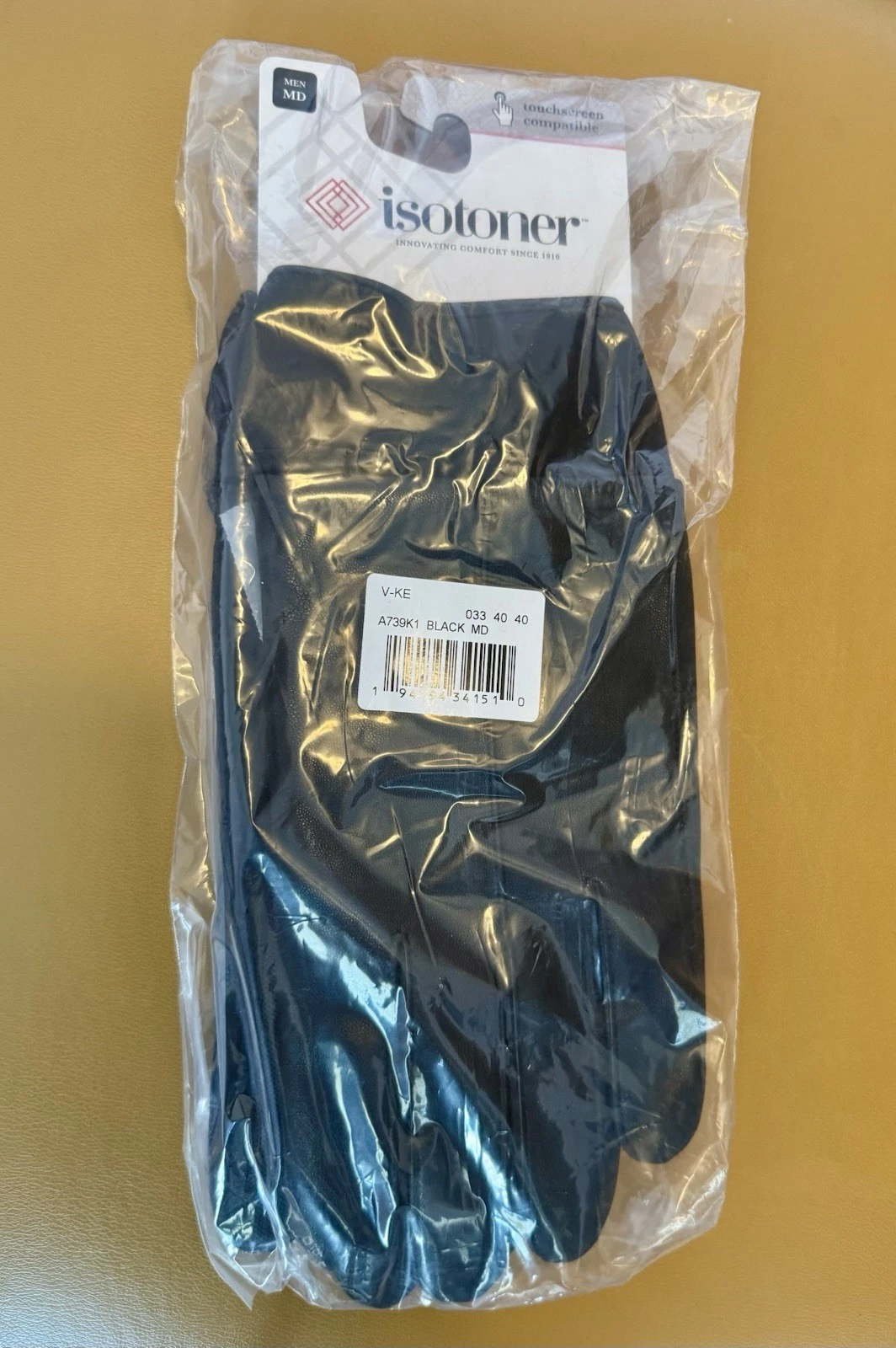 Men’s Isotoner Microsuede Wrist Tab Water Resist Touchscreen Gloves. Black. Med