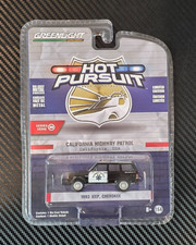 Greenlight 1/64 Hot Pursuit 1993 Jeep Cherokee California Highway Patrol Diecast
