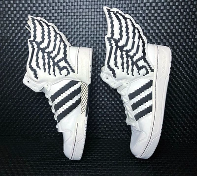 US 10.5 - Baskets Adidas Jeremy Scott JS Wings 2.0 Pixel blanc/noir G95769 - Photo 1/4