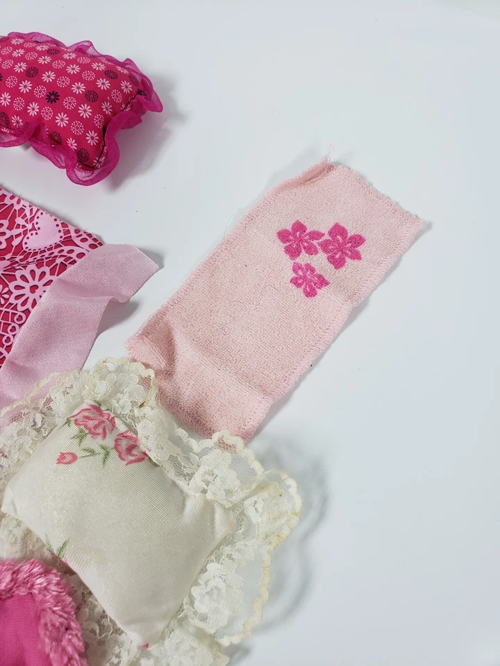 lote de mantas y almohadas para ropa de cama Barbie y otras muñecas 1987-2008 Foto 4 de 4