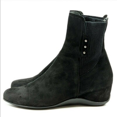 Aquatalia Black Weatherproof Suede Versus Ankle Boot $495
