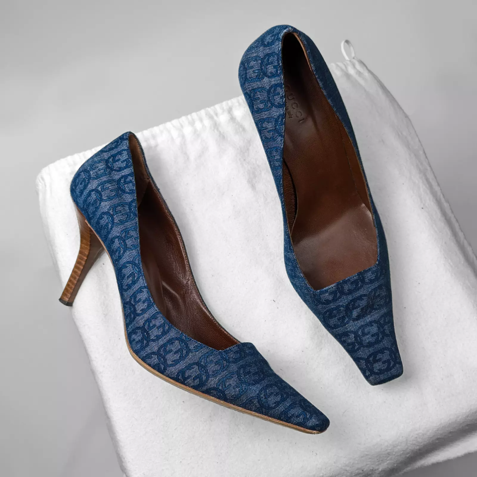 Escarpins talons aiguilles hauts bout pointu bleu marine denim GUCCI monogramme GG EU39 US9