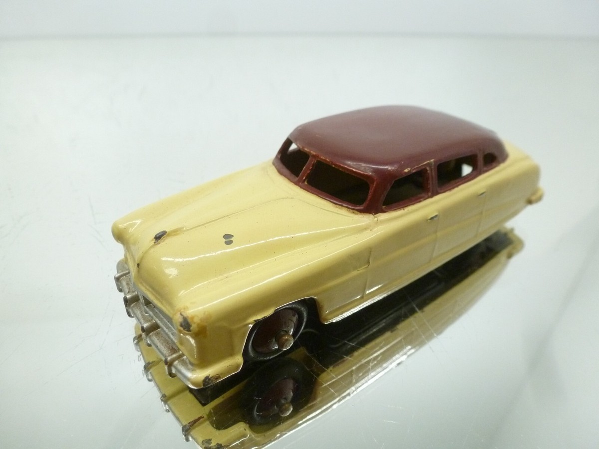 DINKY TOYS 139B HUDSON COMMODORE SEDAN - CREAM+BROWN 1:43