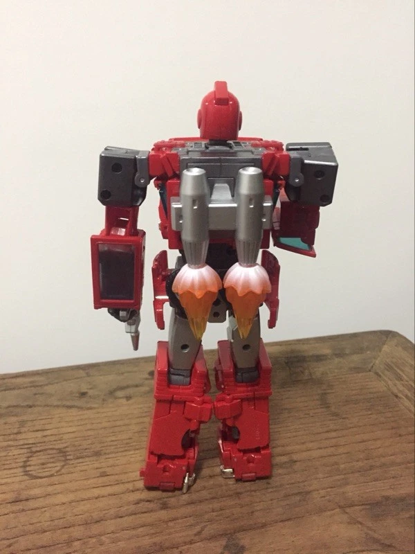 New Transformers Masterpiece MP-27 IRONHIDE G1 Action Figure Box Set - Image 4 of 4