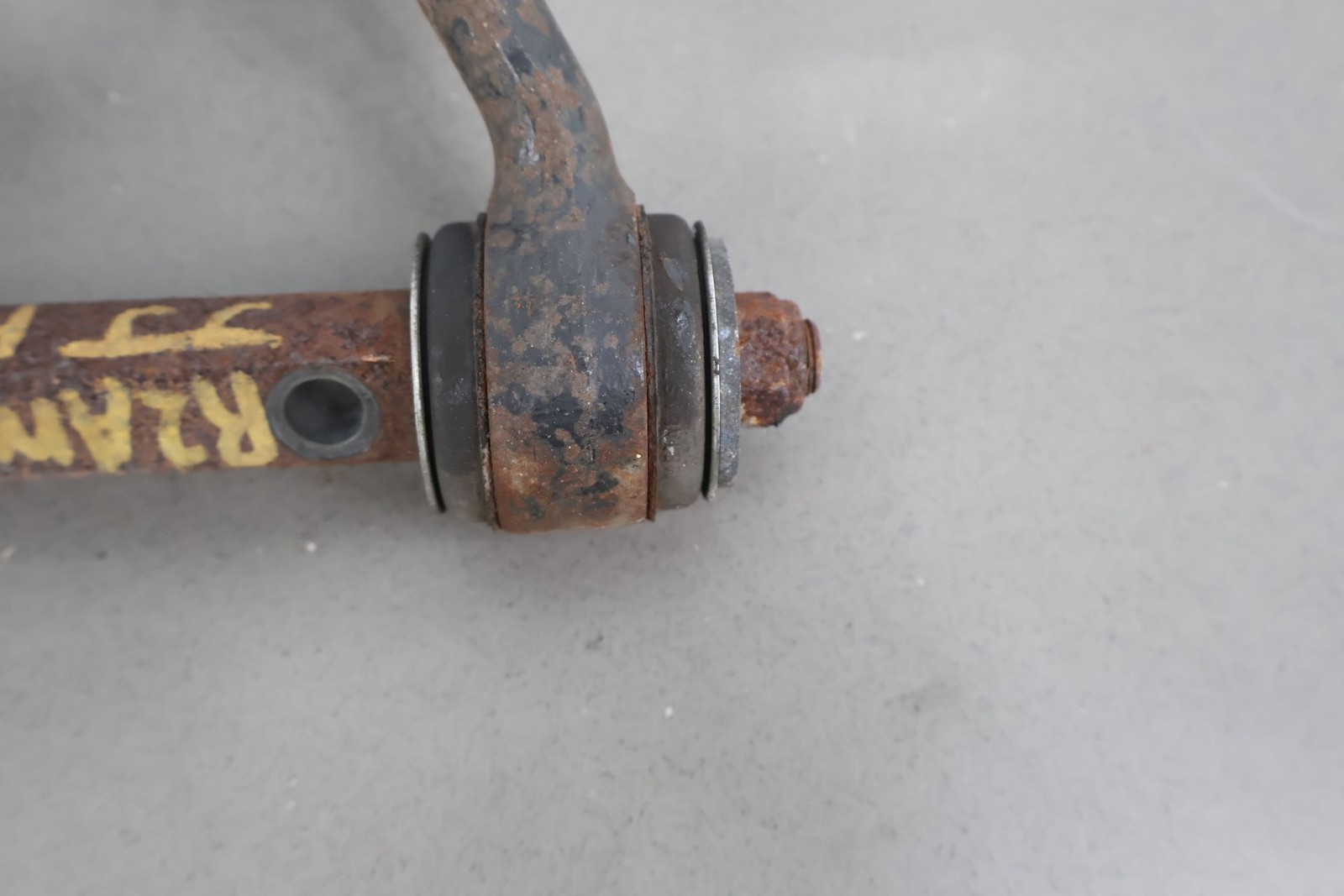 Aston Martin Vantage 2002 Front Right Upper Control arm
