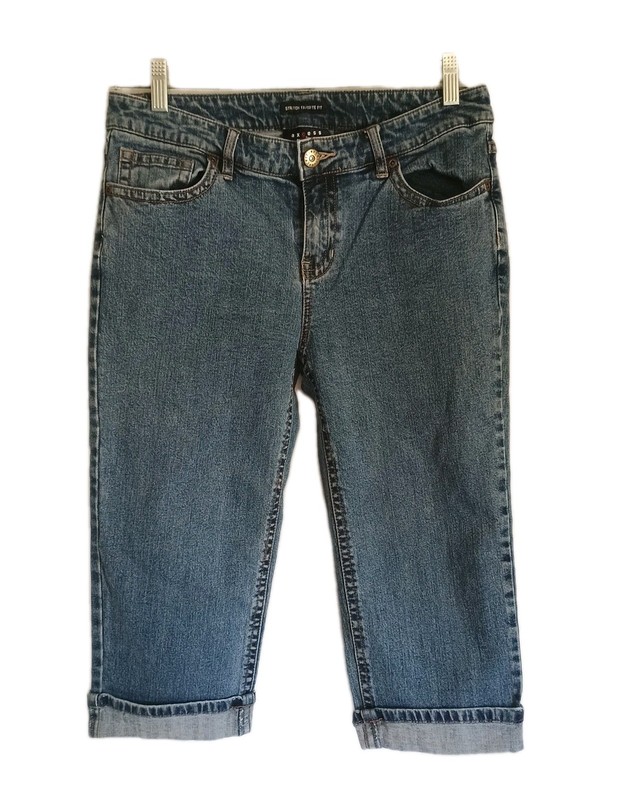Axcess  Jeans Womens  Stretch Favorite Fit Cuffed Capri Denim Size 10