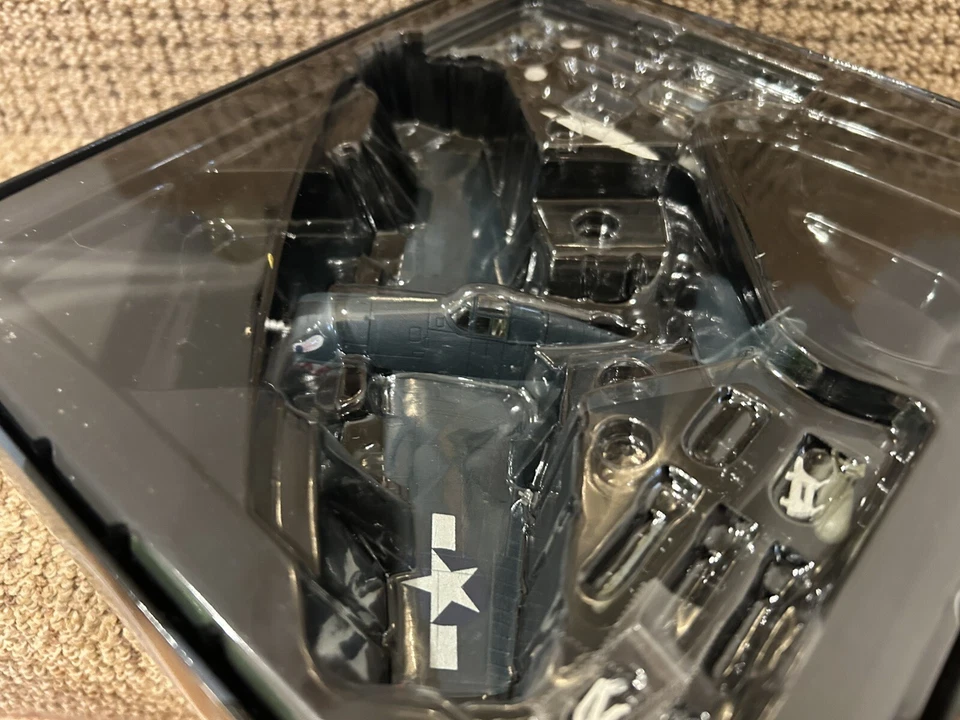 Corgi 1:72 Grumman Hellcat F6F-3 Great Marianas Turkey Shoot 1944, No. PR99409 - Image 2 of 4