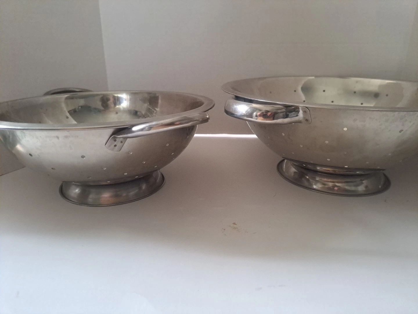 Stainless Steel Colander Set of 2 Handles Footed Drain Bowls 10in And 12in