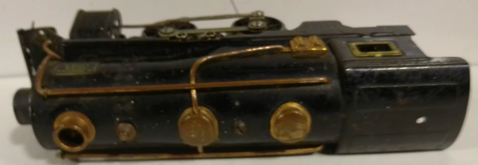 PREWAR VINTAGE AMERICAN FLYER 2-4-0 STEAM LOCO NEEDS REPAIR - Image 2 of 4