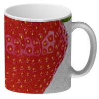 Glitzer-Glitzer-Kaffeebecher Mit Erdbeere Motiv