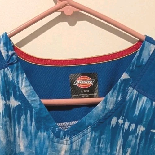 Women's Dickie Tye Dye Scrub Top Sz. Large In Excellent Condition  - Image 3 of 4