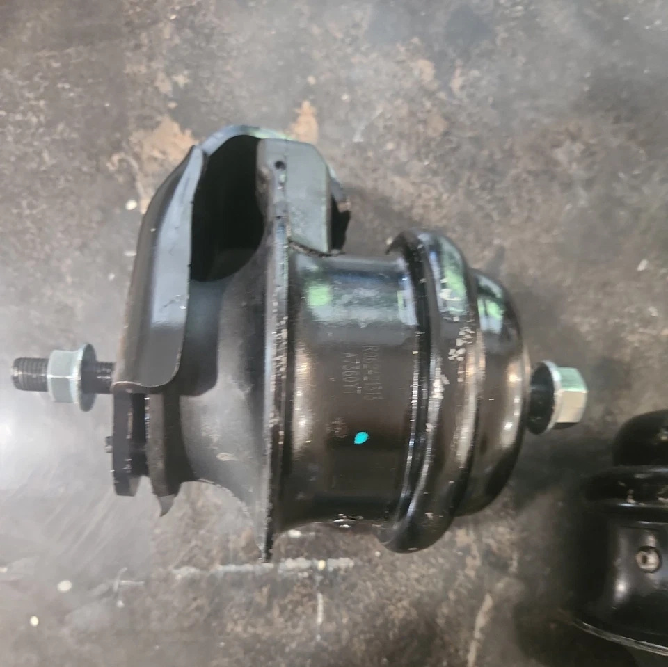 Montaje de motor delantero L & R para 03-07 Infiniti G35 / 03-08 FX35 3,5 L Foto 2 de 4