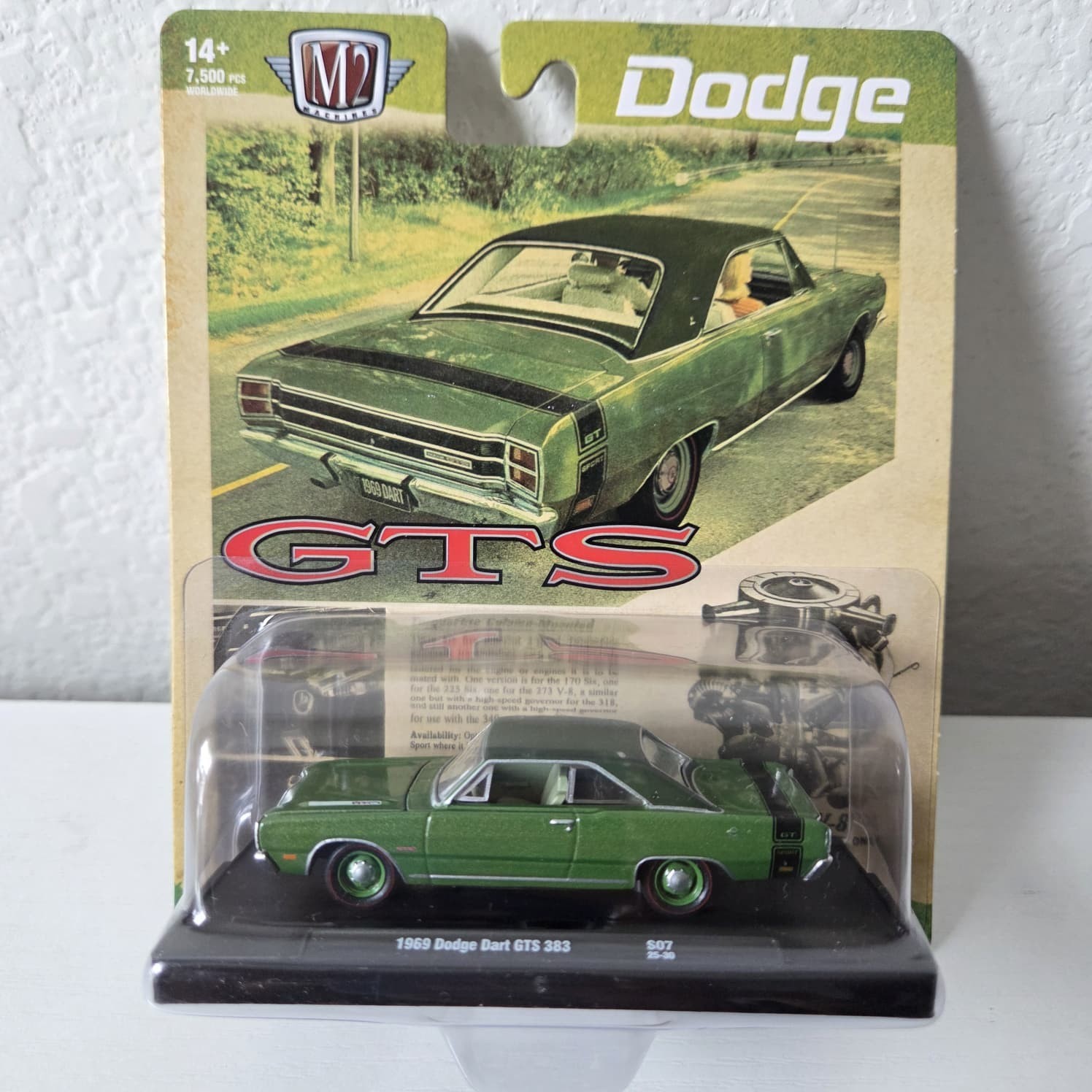 M2 Machines 1969 Dodge Dart GTS 383 1:64 Scale Car