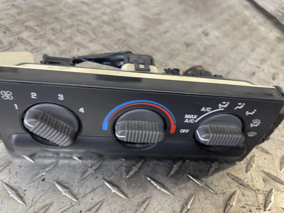 1999-2005 Chevrolet Blazer conjunto de controle climático testado fabricante de equipamento original - Imagem 4 de 4