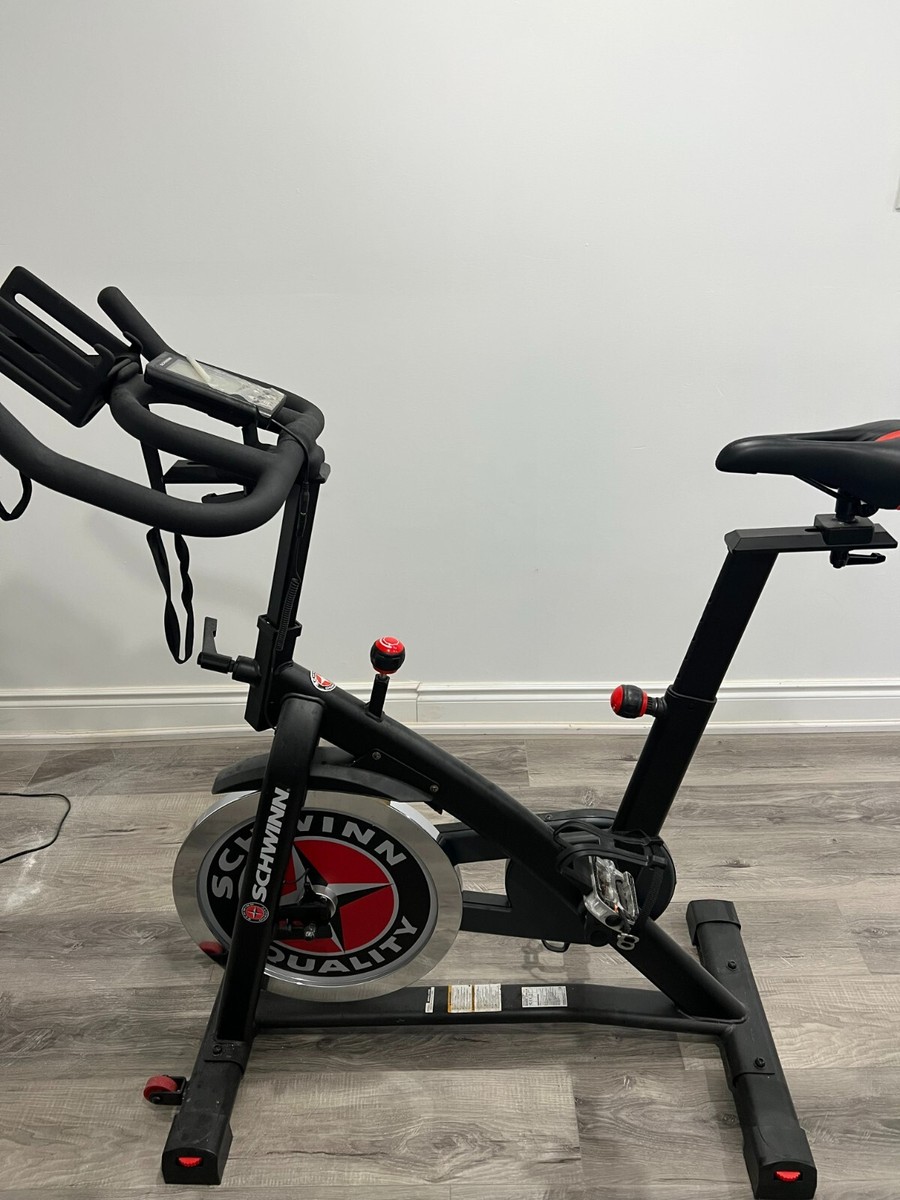 Schwinn IC3 Upright Bike