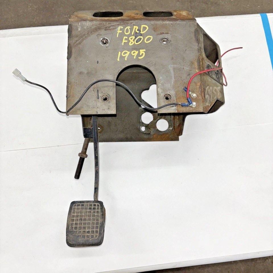 95 FORD F800 CLUTH CONJUNTO DE PEDEL TESTADO BOM VEJA FOTOS - Imagem 2 de 4