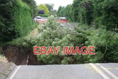 FOTO JULI 2007 HOCHWASSER - ZERFALLEN B4084 CROPTHORNE EIN BLICK INS LOCH CR