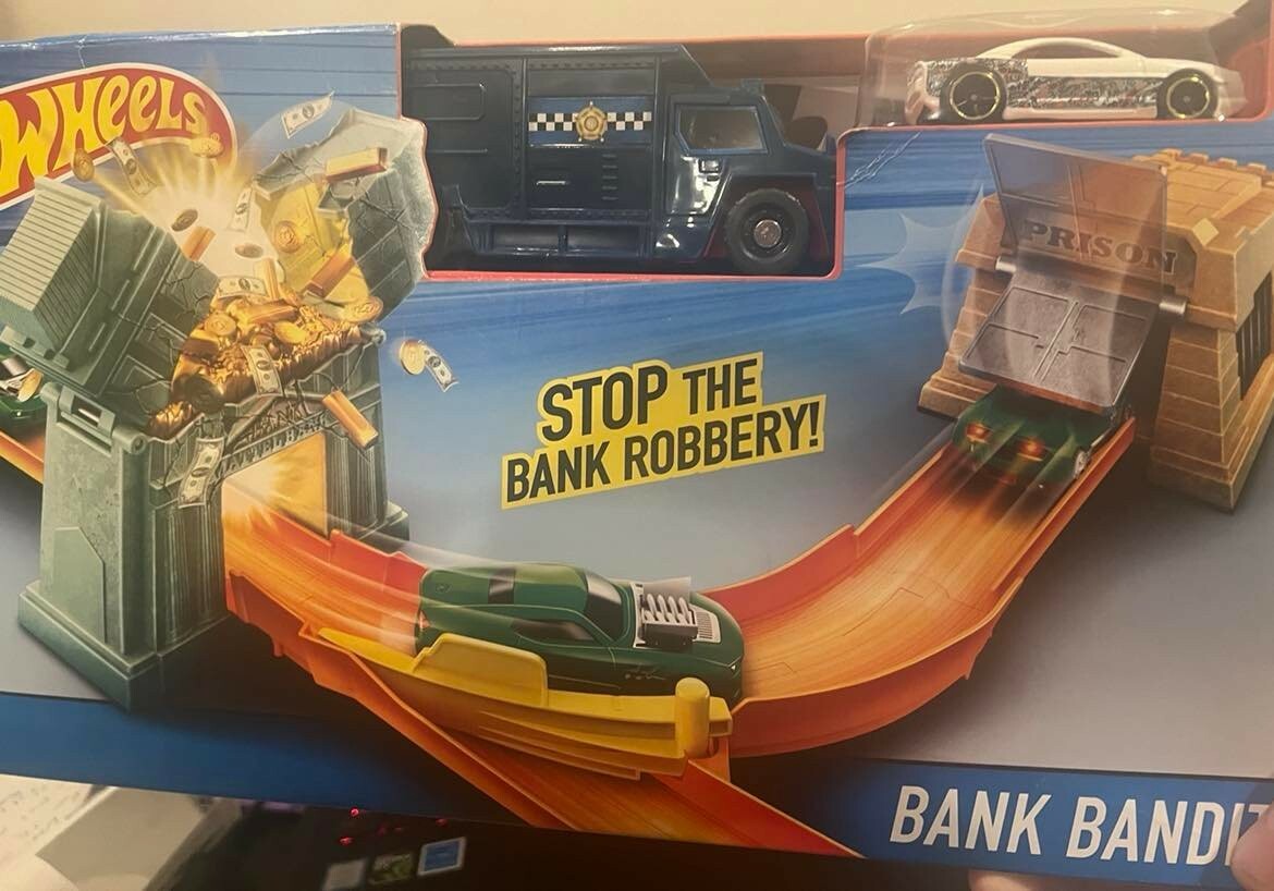 Hot Wheels BANK BANDITS Deluxe Action Fall Track System Set DNR75 NEW