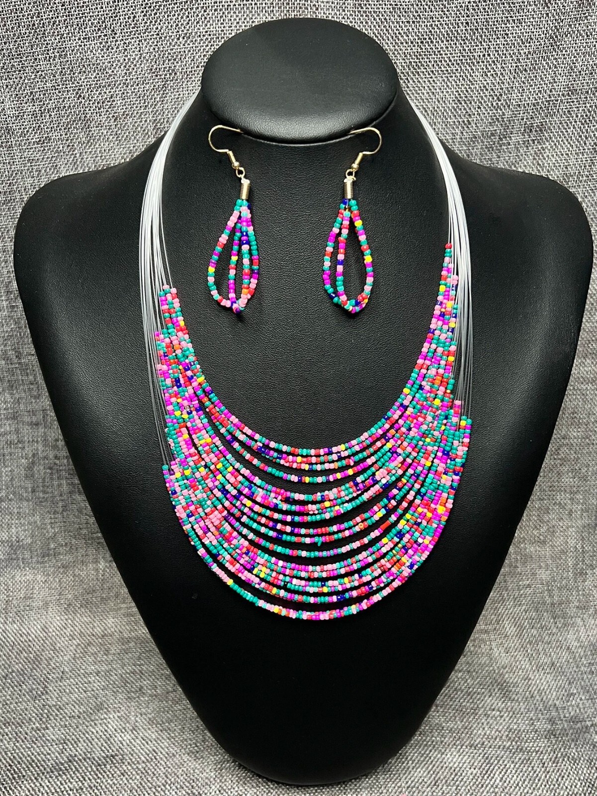 Parure collier et boucle d'oreille perles de rocaille multicolores style bohème