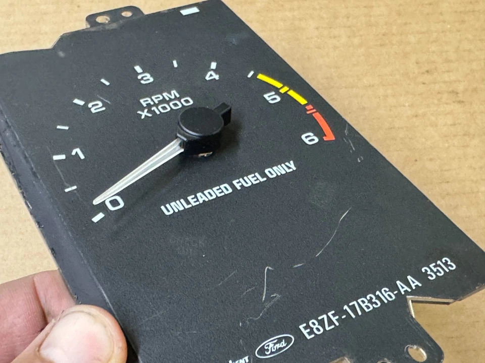 87-89 Ford Mustang 6k tacômetro medidor de cluster painel de instrumentos 2.3 e 4 cilindros - Imagem 3 de 4