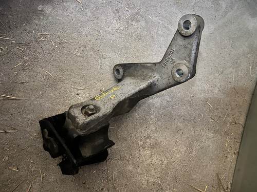 Opel Sintra 3.0 Automatik (96-99) : Getriebehalter hinten 10259151