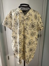 cassandra o scrub tops M yellow flowers
