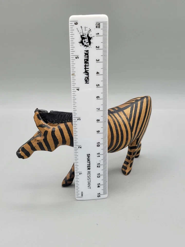 Estatuilla de escultura de cebra africana de madera tallada a mano de 3" Foto 3 de 4