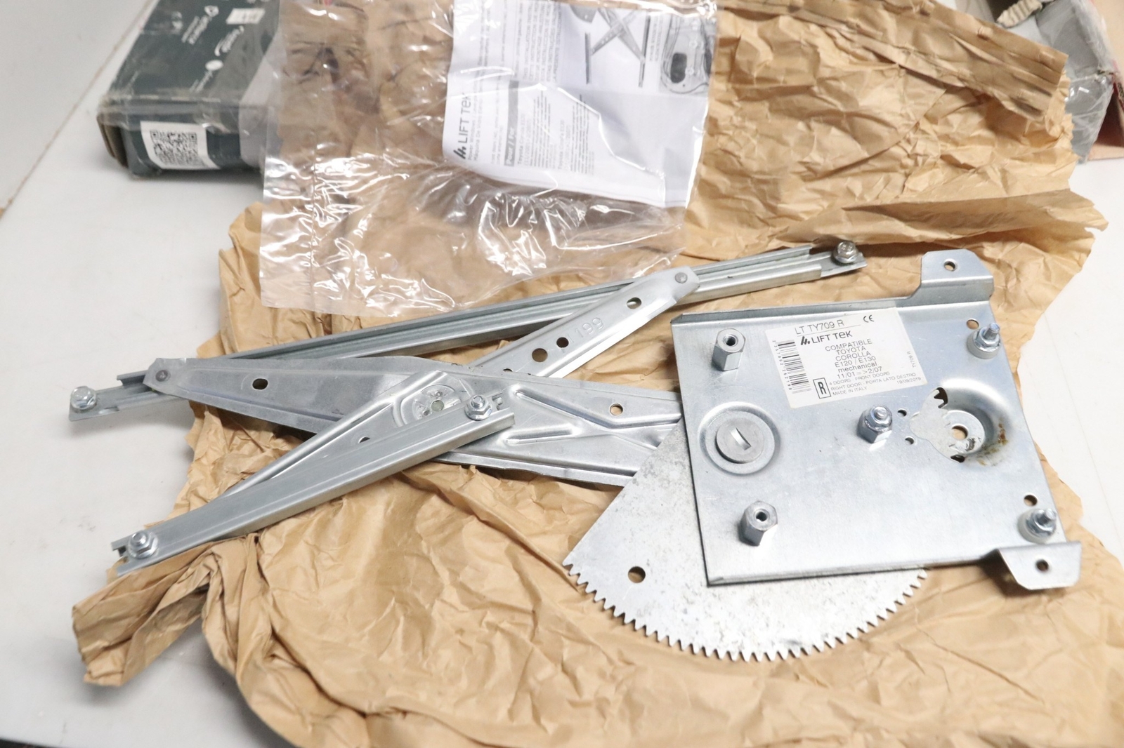 Lève-vitre avant droit LIFT TEK LT TY709 R pour Toyota Corolla 2001 à 2007