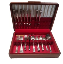 Oneida Community Silver Plate Coronation Silverware Flatware 55 pcs w Box 3829