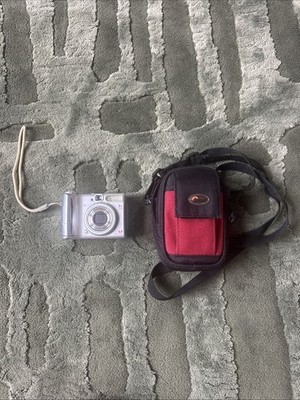 Canon PowerShot A540 6.0MP  Digital Camera Silver With Case -Works 