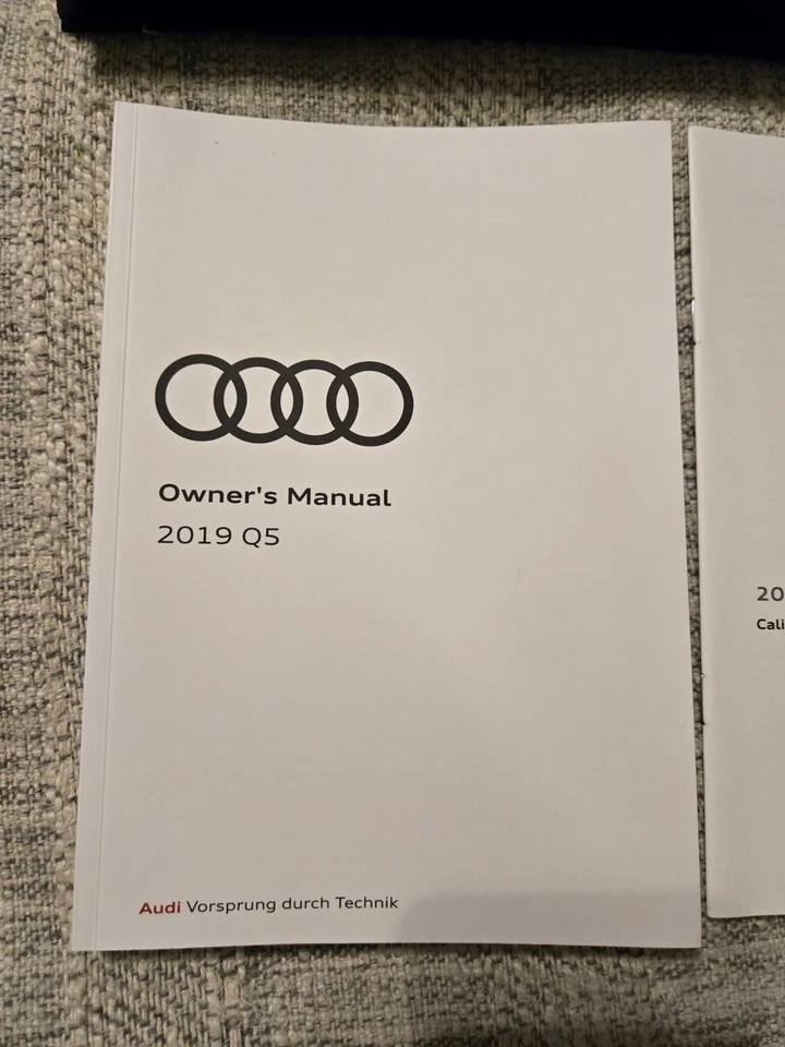 2019 AUDI Q5 OWNER MANUAL BOOKS SET WITH CASE OEM SERVICE AND WARRTY GUIDES - Image 2 of 4