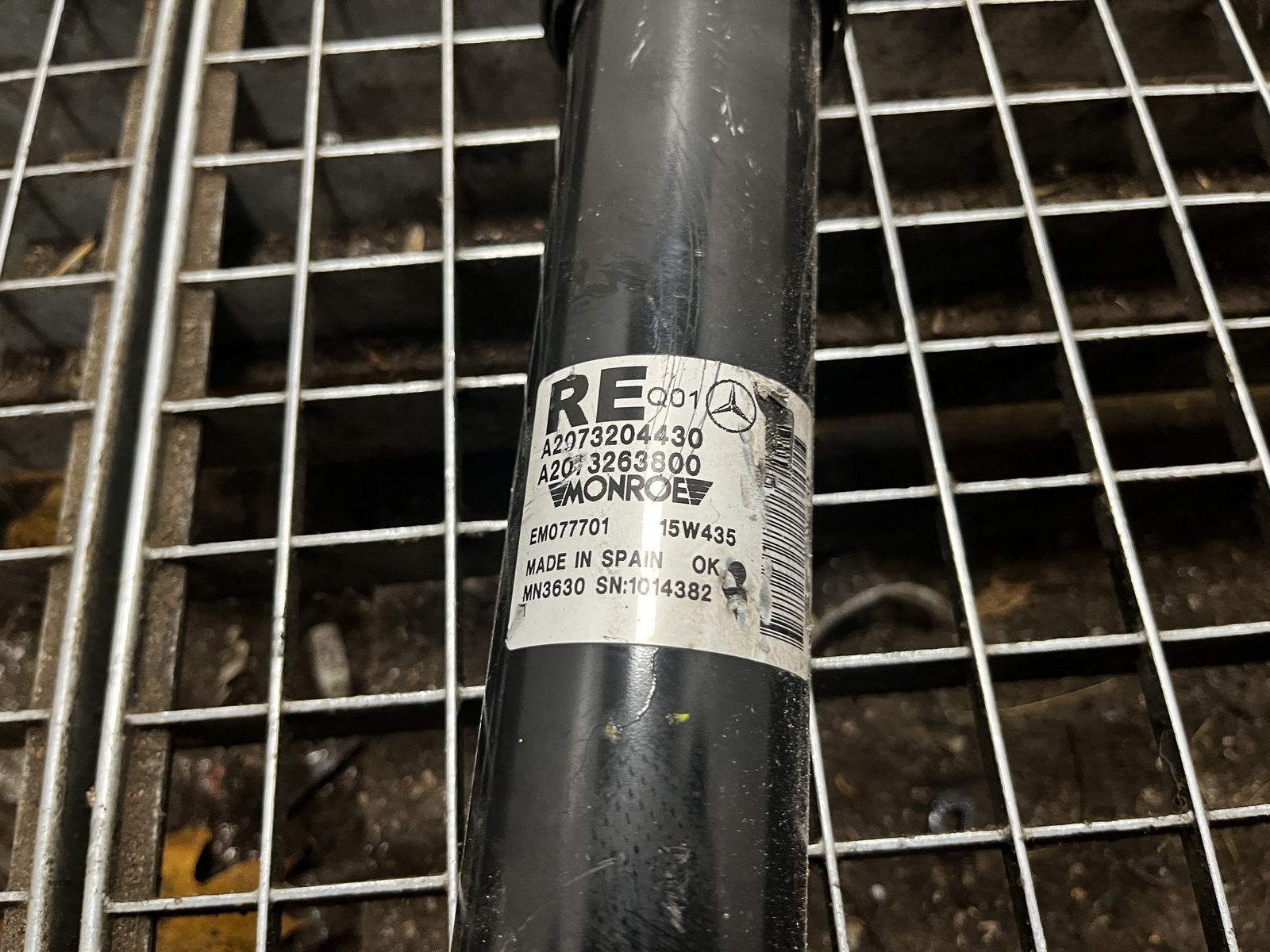 2009 MERCEDES-BENZ E Coupe Rear Right Shock Absorber A2073204430  