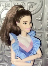 Nude Hybrid Barbie Fashionista #187 with Hearing Aid Made-to-move Body + Outfit