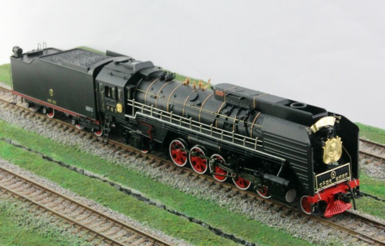 Bachmann China Railway QJ 2-10-2 Steam Locomotive with Tender (Zhu