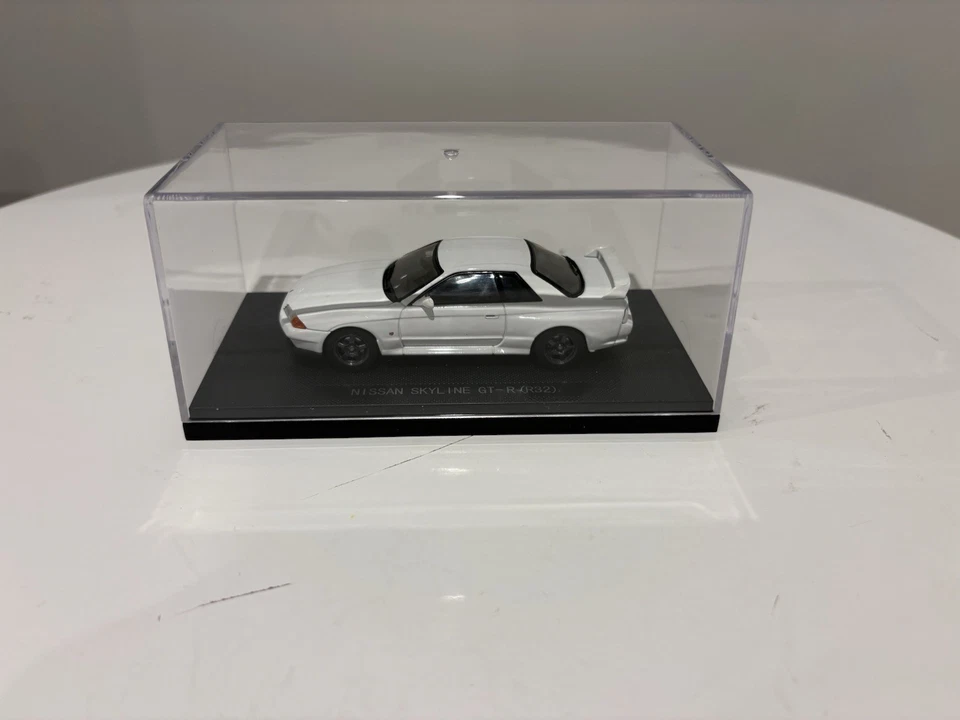 Ebbro 1/43 Nissan Skyline R32 GTR White - image 2 of 4
