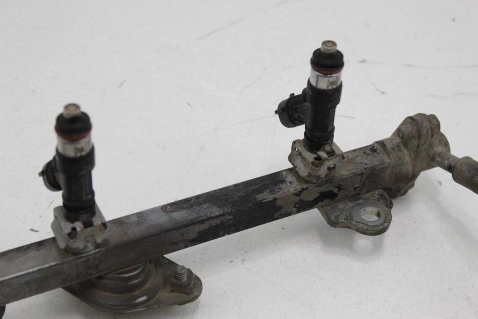 Nissan Armada 2005-2014 5,6 inyector de inyección de combustible con riel 8 cilindros OEM Foto 4 de 4